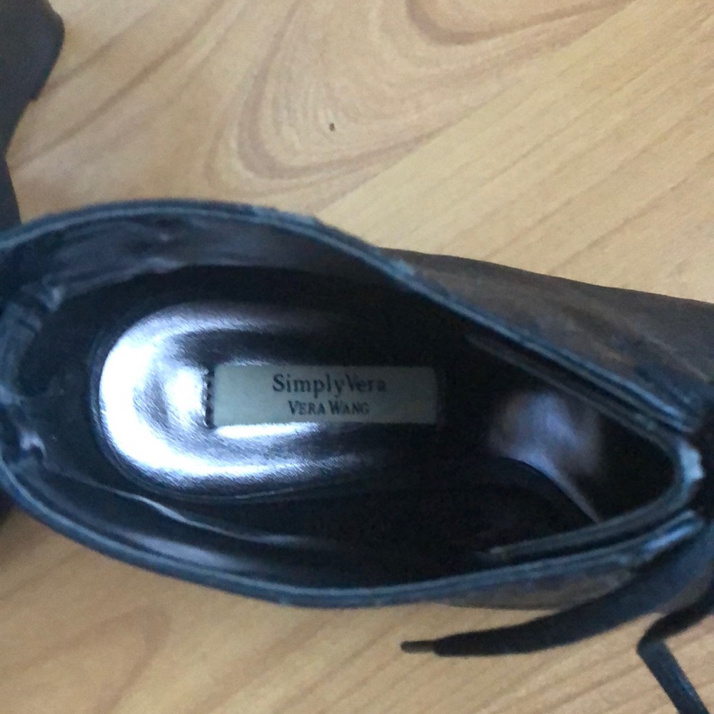Shoe - Picture 2 of 2